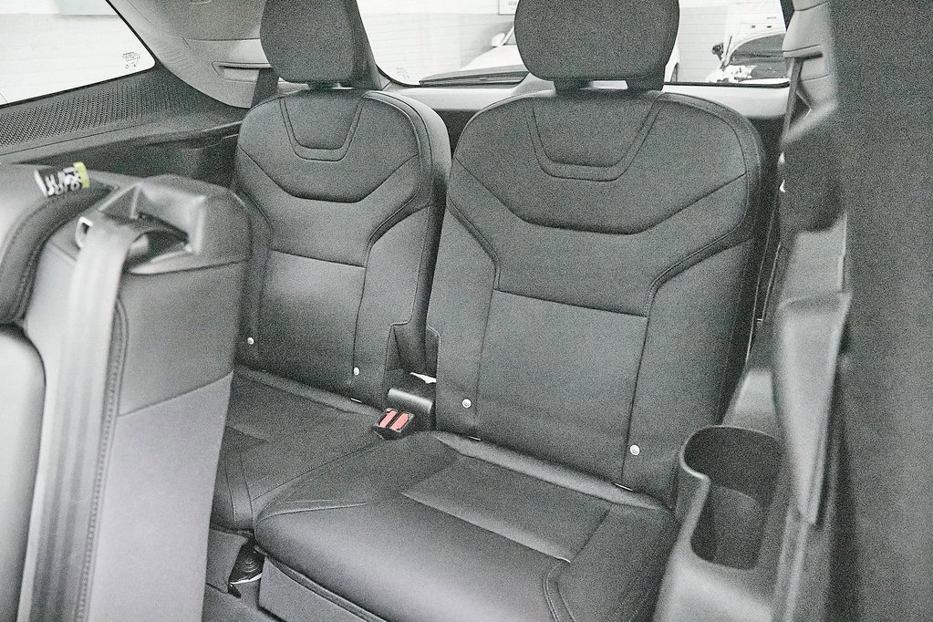 Certified 2025 Volvo EX90 Ultra image 27