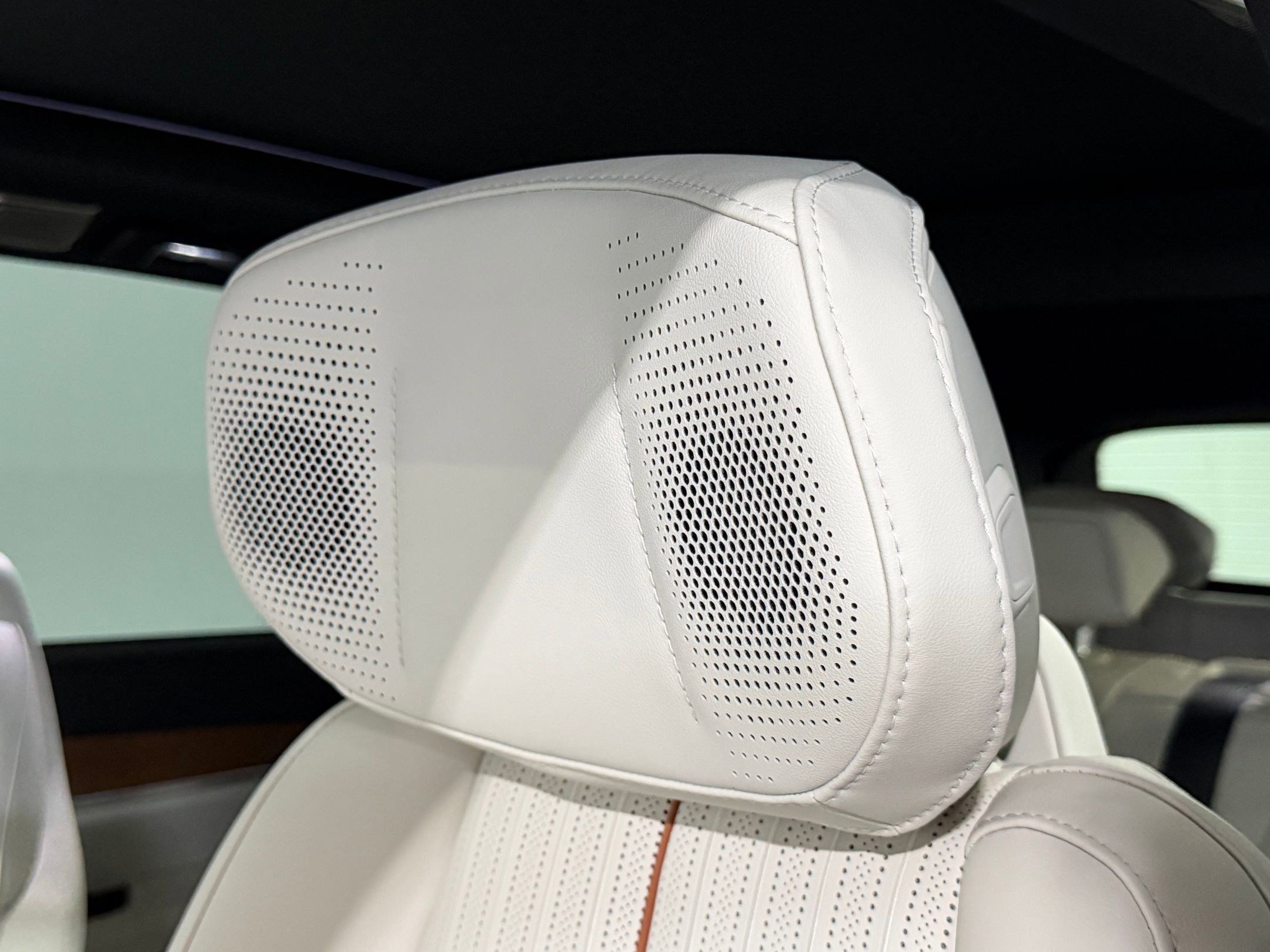 New 2026 Cadillac Vistiq Sport image 25