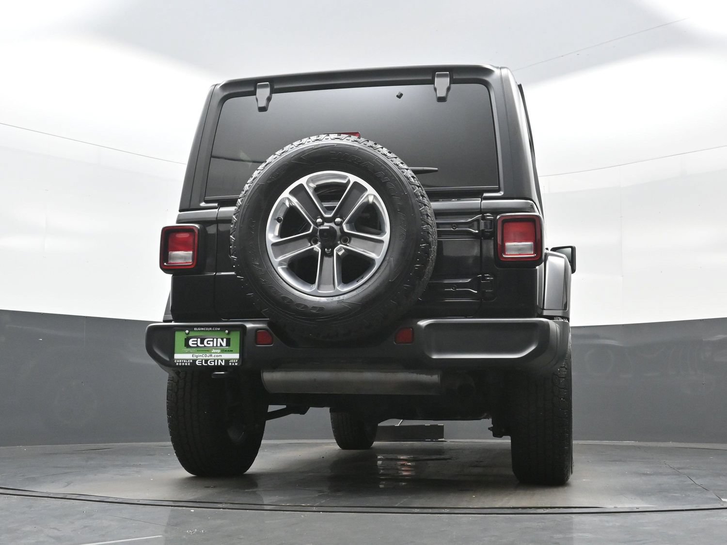 Used 2021 Jeep Wrangler Unlimited Sahara w/ Cold Weather Group AWD/4WD image 29