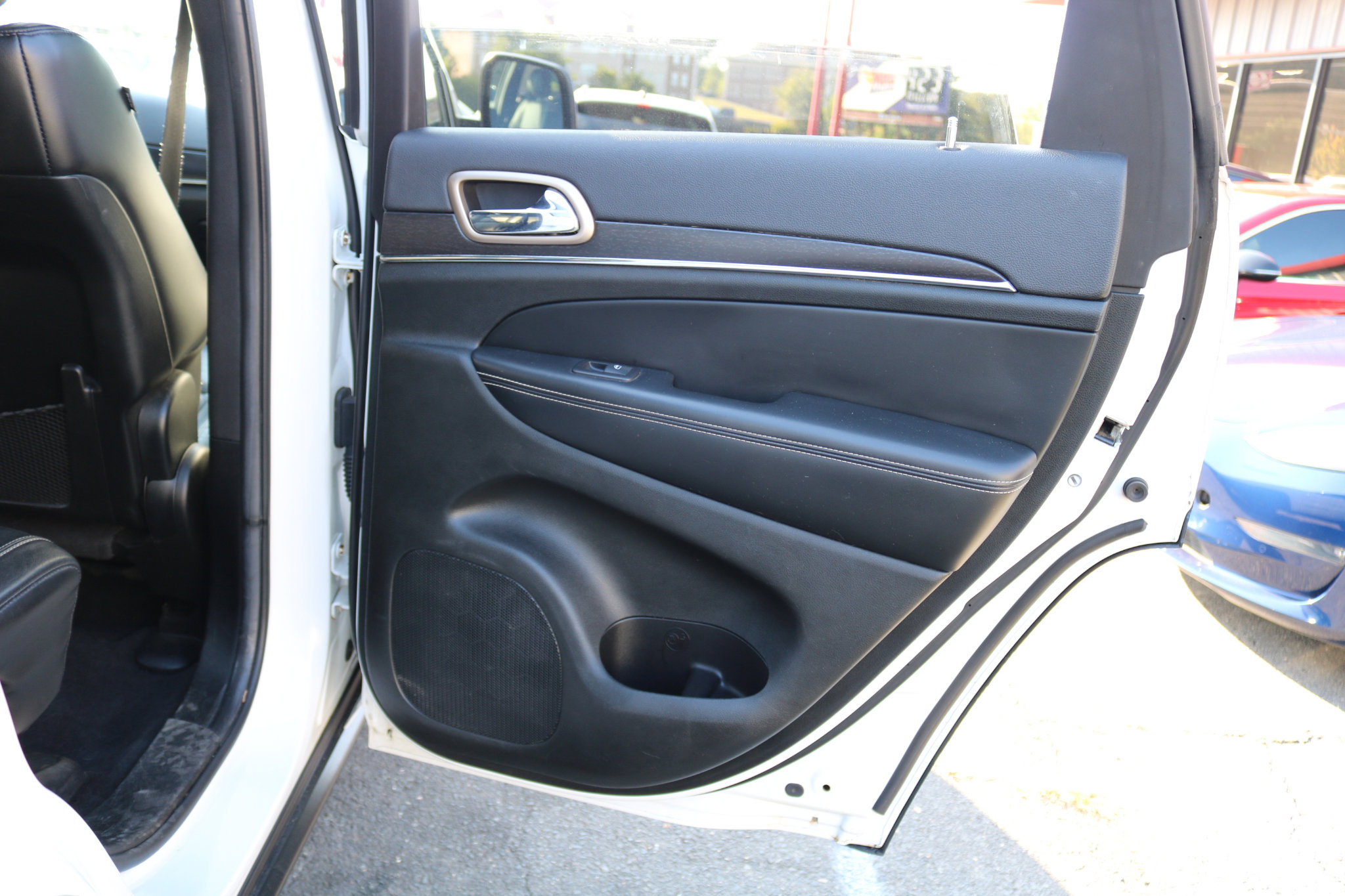 Used 2014 Jeep Grand Cherokee Limited image 46