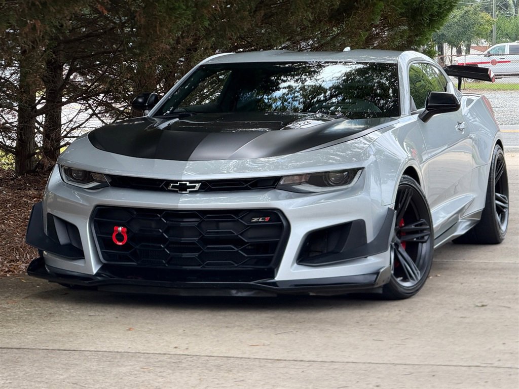 Used 2018 Chevrolet Camaro ZL1 image 10