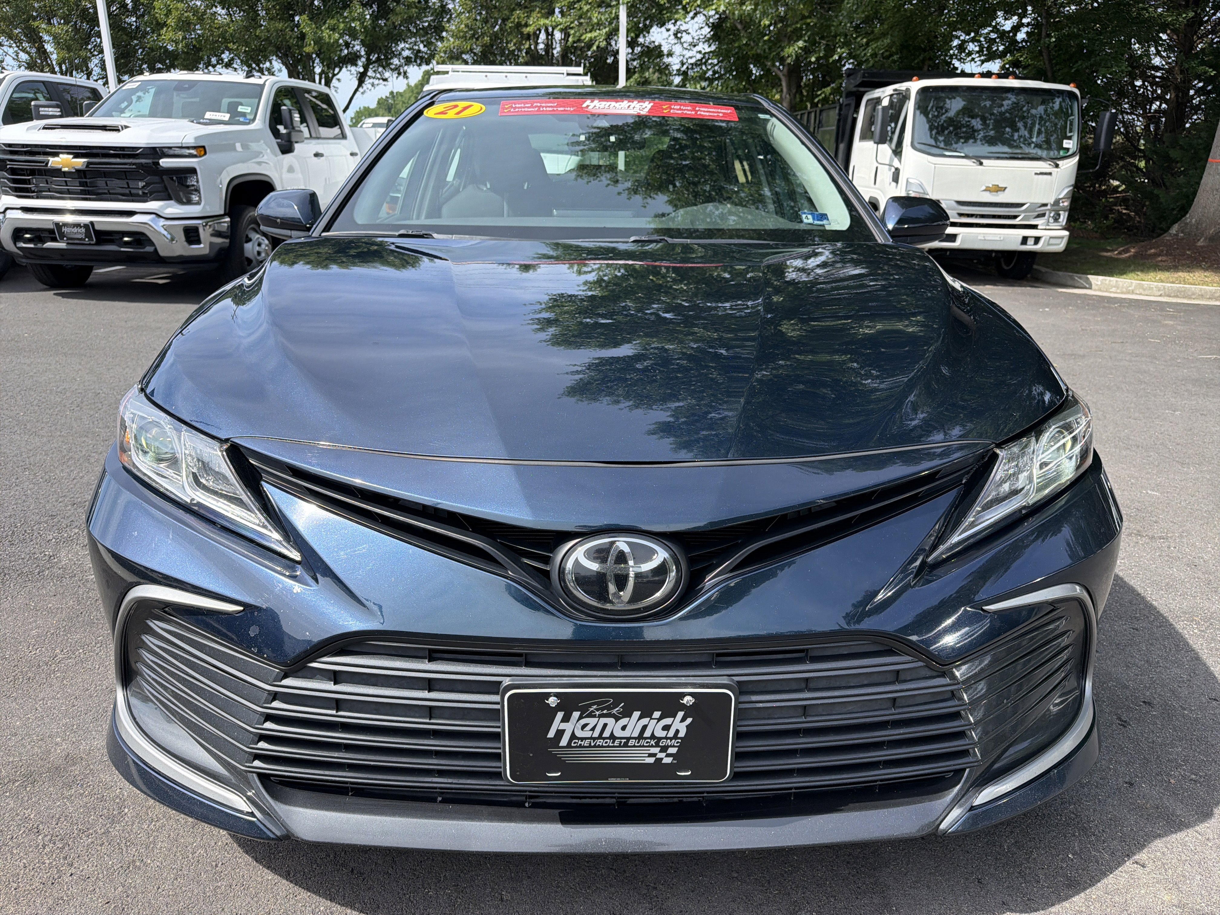 Used 2021 Toyota Camry LE FWD image 3