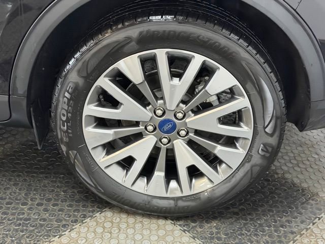 Used 2022 Ford Escape Titanium w/ Class II Trailer Tow Package image 14