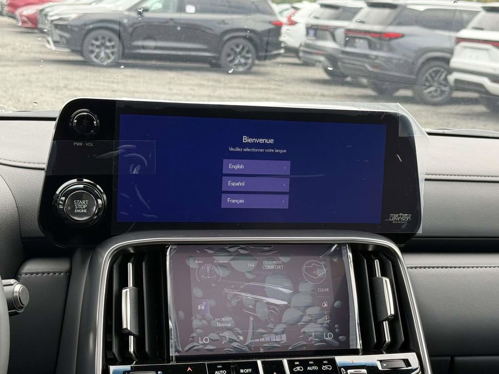 New 2025 Lexus LX 600 4WD w/ Luxury Package image 10