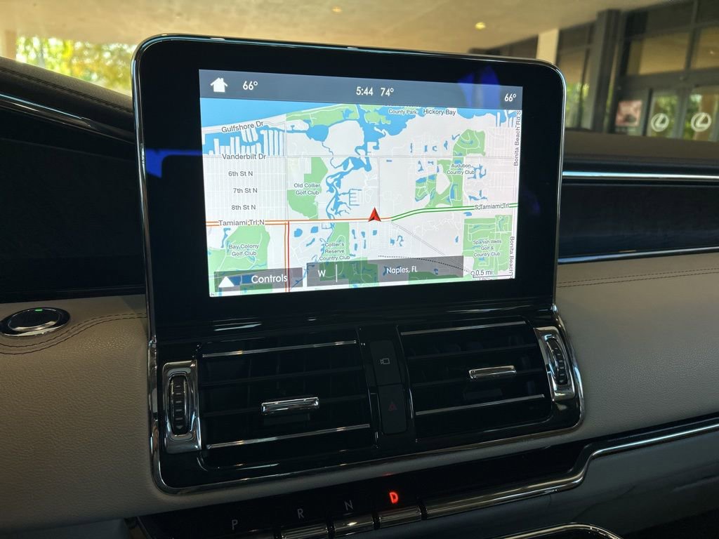 Used 2018 Lincoln Navigator Select image 17