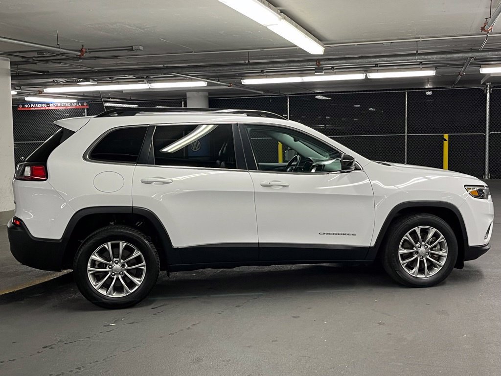 Used 2022 Jeep Cherokee Latitude Lux FWD image 34