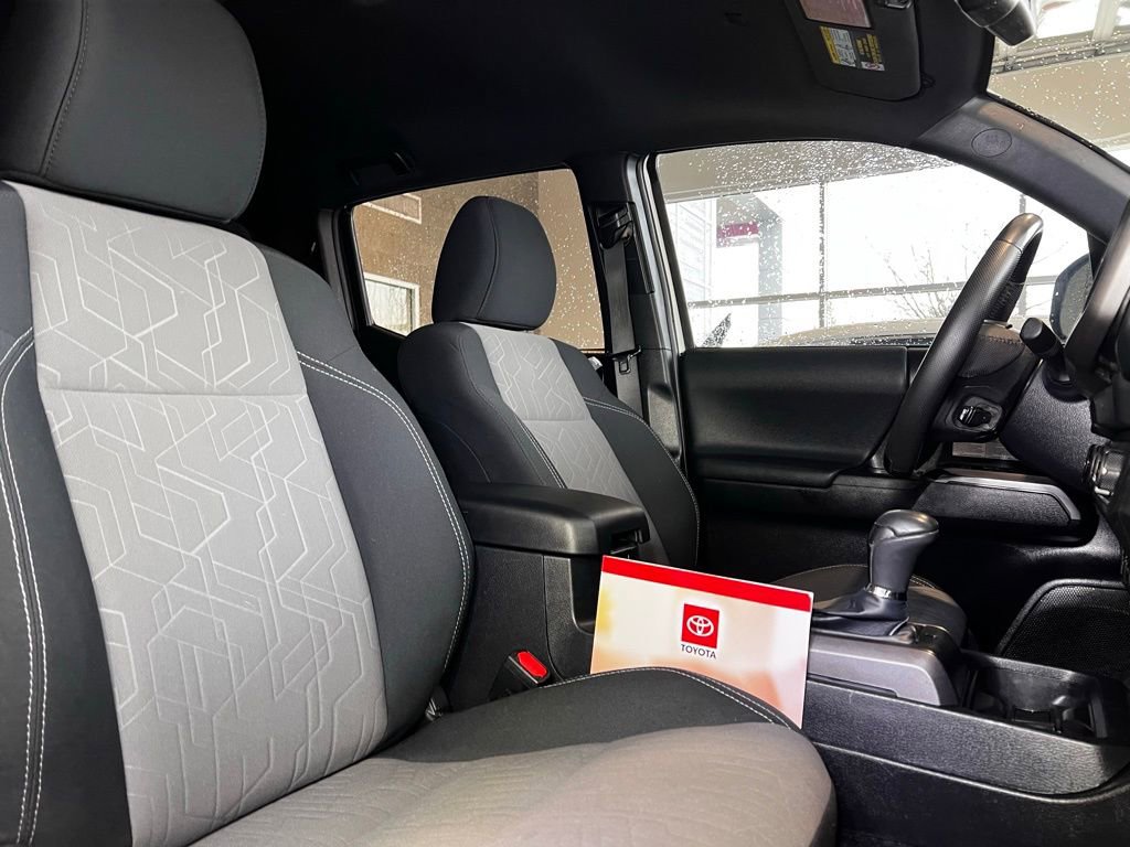 Used 2020 Toyota Tacoma TRD Off-Road w/ Technology Package image 48