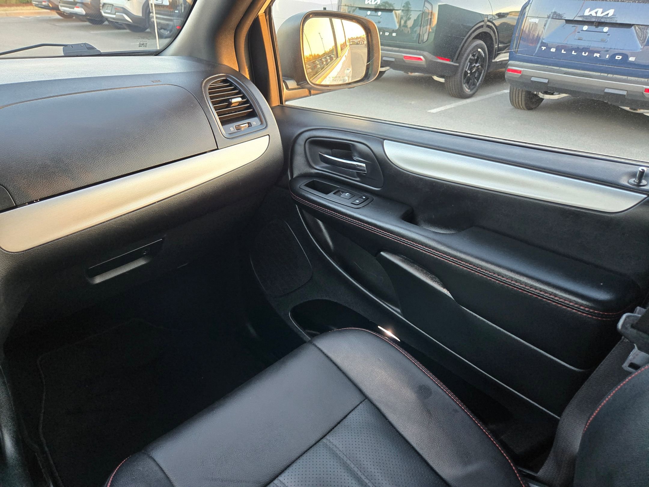 Used 2019 Dodge Grand Caravan GT FWD image 11