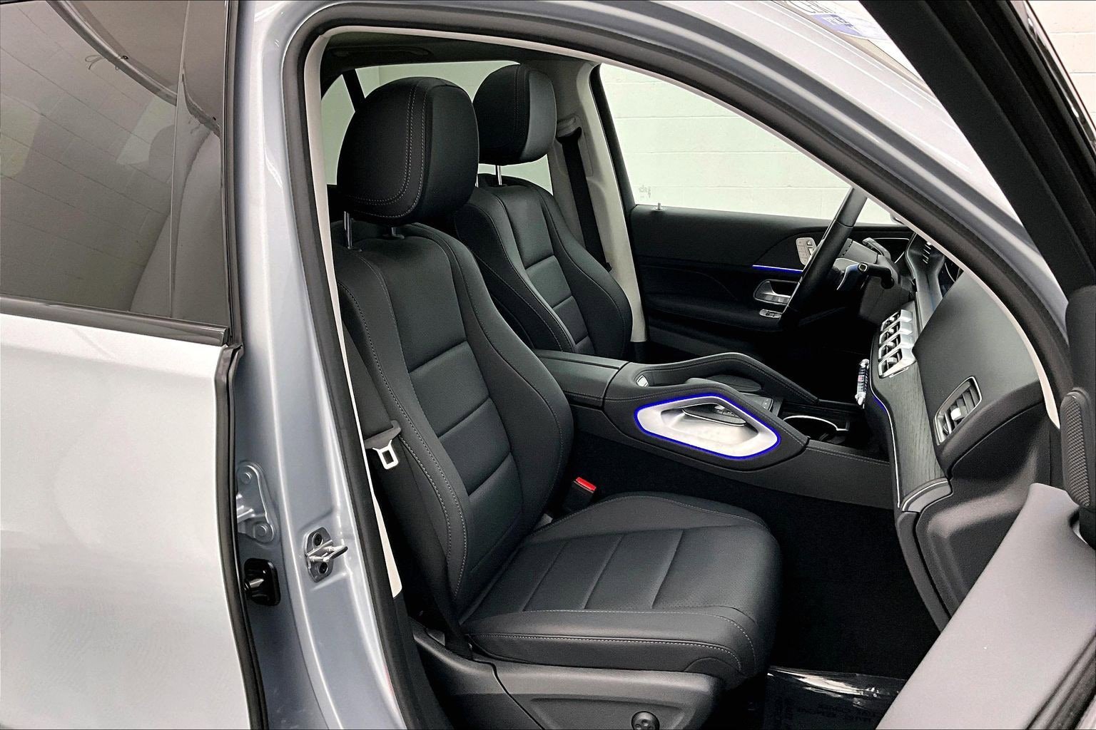 Certified 2025 Mercedes-Benz GLE 450e 4MATIC image 6