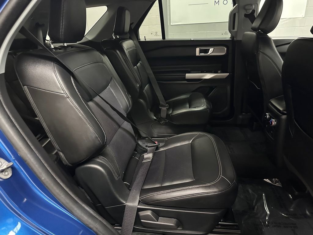 Used 2023 Ford Explorer Limited AWD/4WD image 21