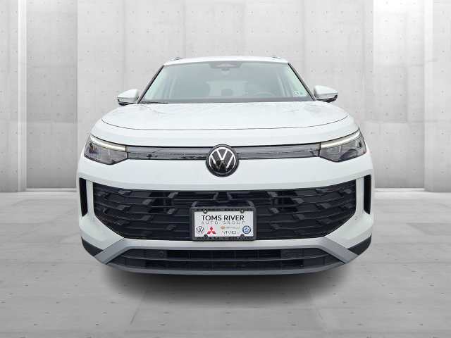 Certified 2025 Volkswagen Tiguan SE AWD/4WD image 2