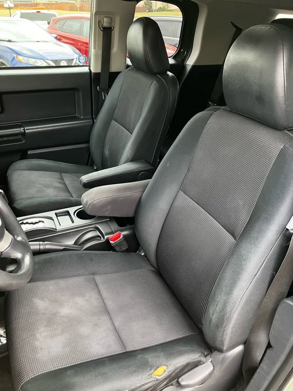 Used 2011 Toyota FJ Cruiser 4WD image 13