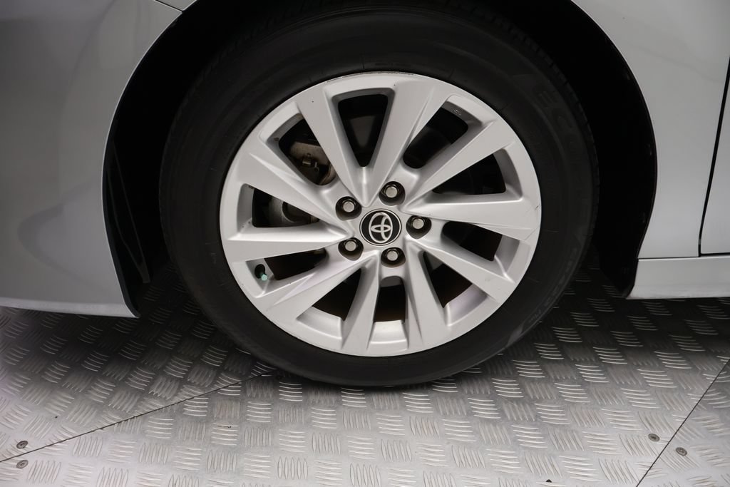 Used 2024 Toyota Camry LE FWD image 4