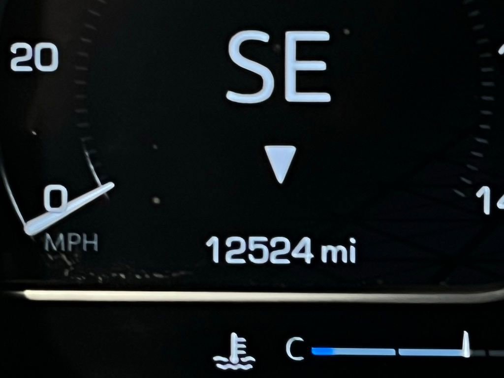 Used 2025 GMC Sierra 1500 AT4X image 16