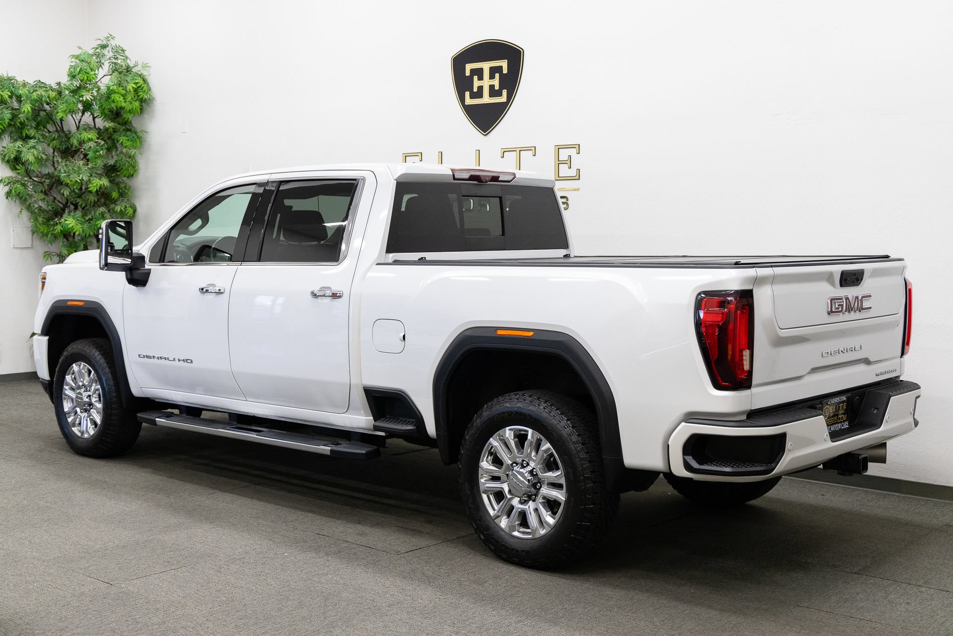 Used 2021 GMC Sierra 2500 Denali w/ Denali Ultimate Package AWD/4WD image 3