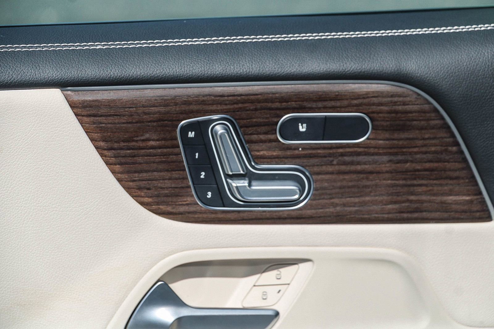 Certified 2025 Mercedes-Benz GLB 250 4MATIC image 20