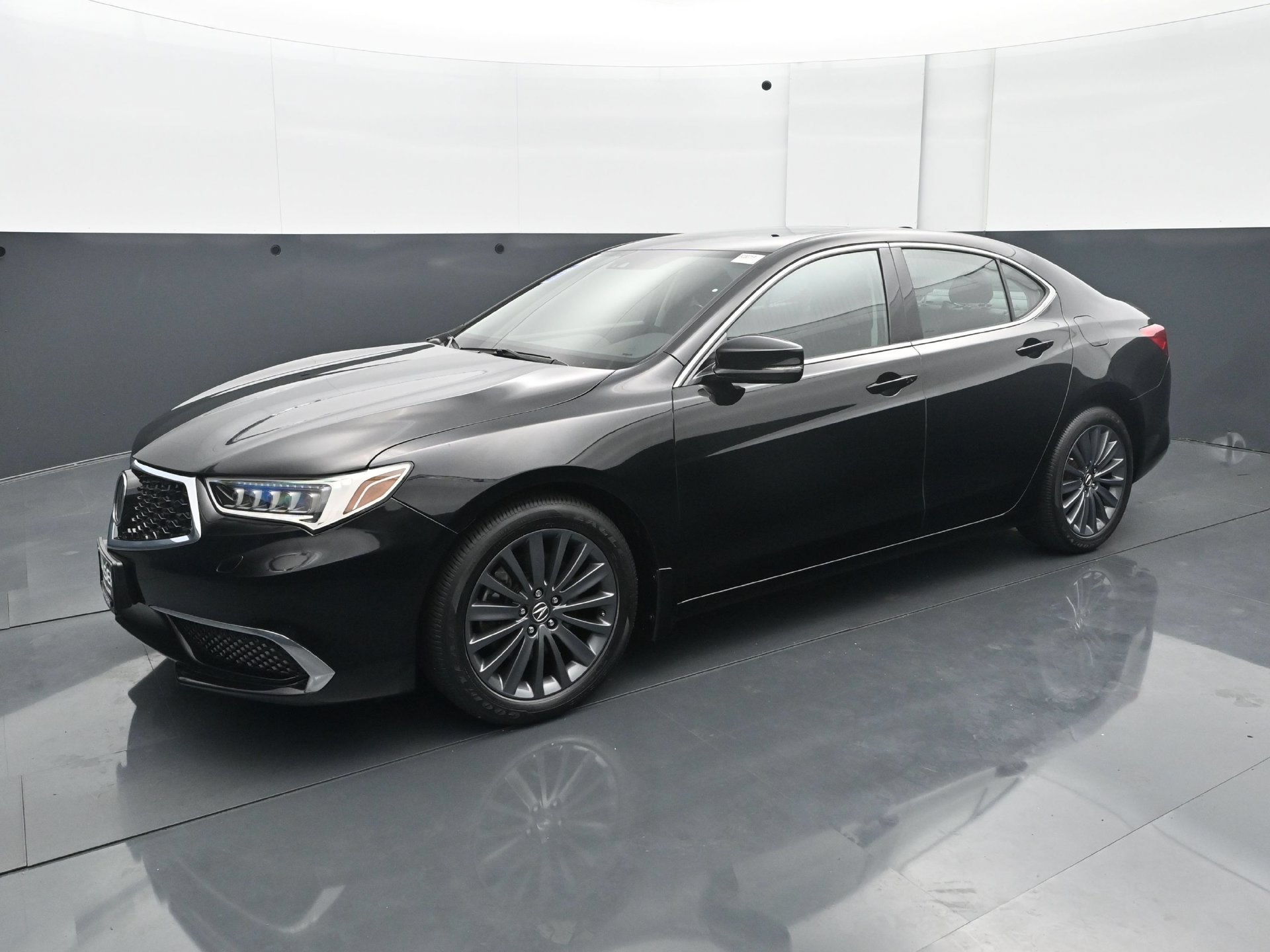 Used 2019 Acura TLX w/ Technology Package AWD/4WD image 2