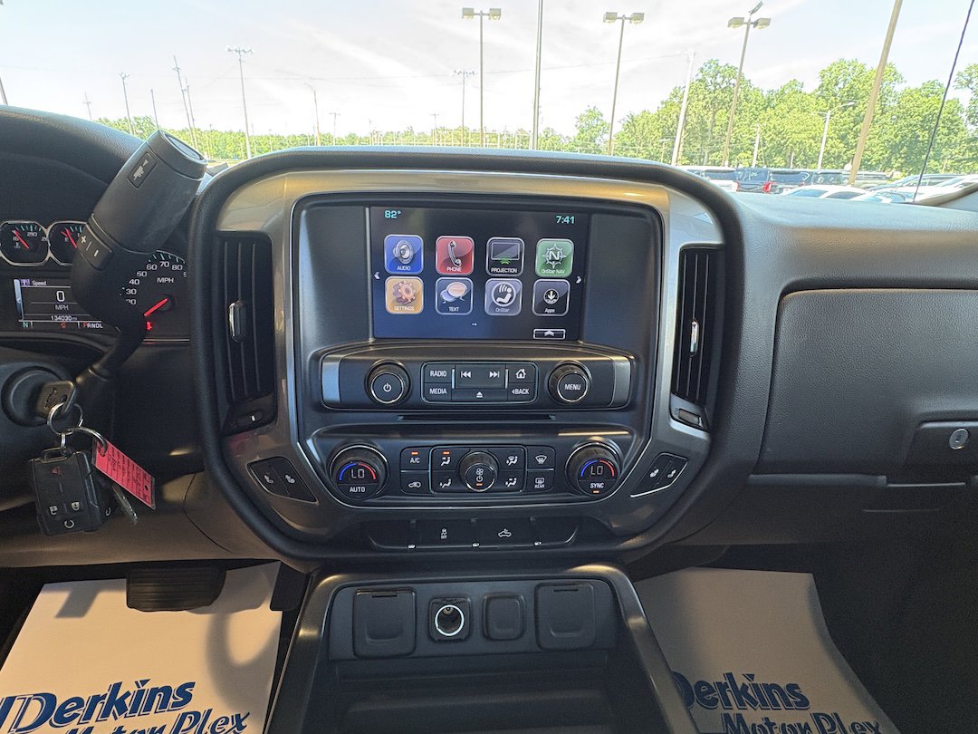 Used 2018 Chevrolet Silverado 1500 LT w/ All Star Edition AWD/4WD image 16