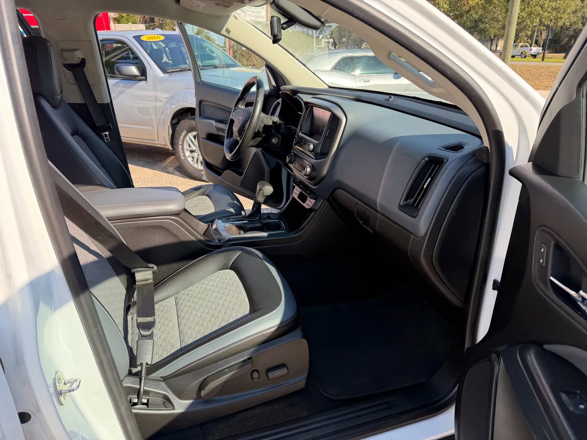Used 2018 Chevrolet Colorado Z71 image 10