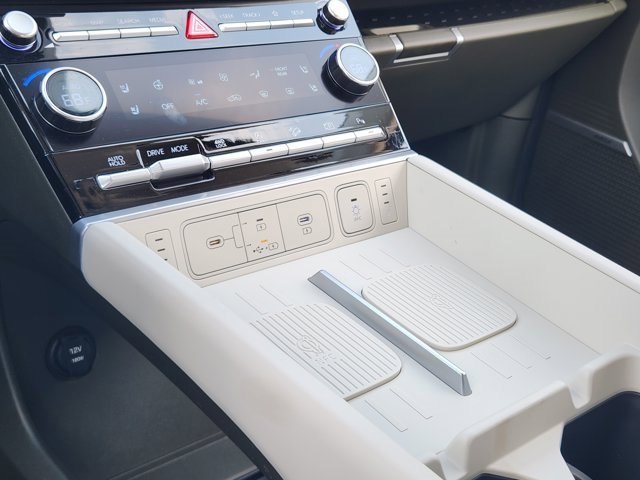 Certified 2025 Hyundai Santa Fe Calligraphy image 19