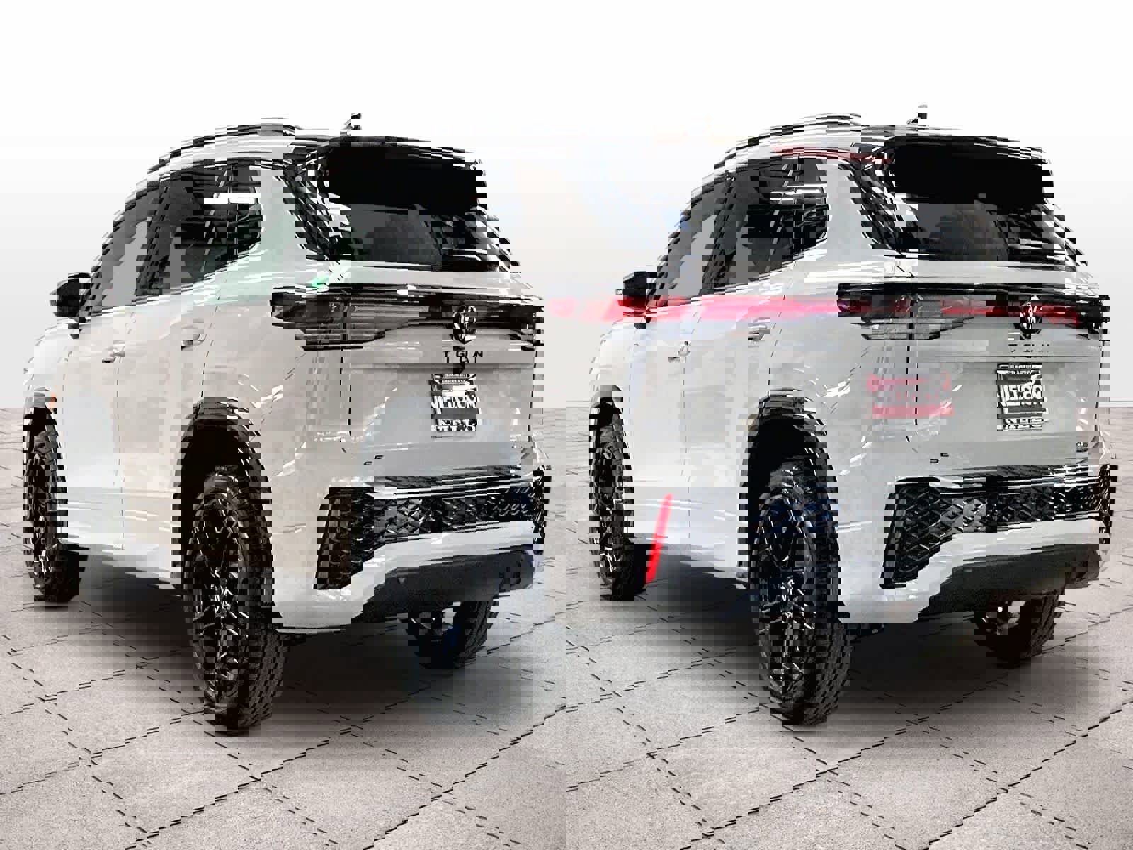 New 2026 Volkswagen Tiguan SE R-Line image 3