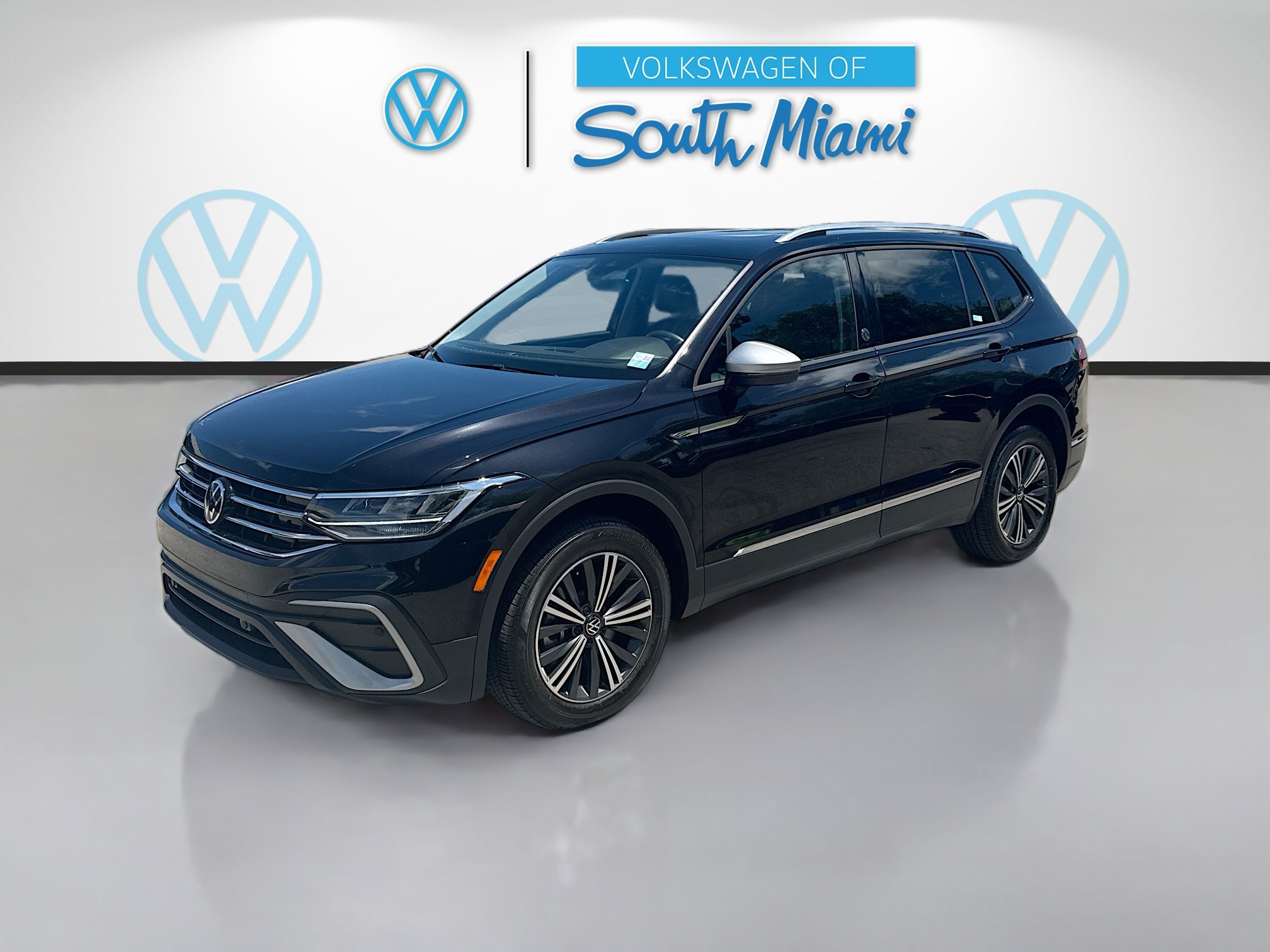 Certified 2024 Volkswagen Tiguan Wolfsburg Edition FWD image 3
