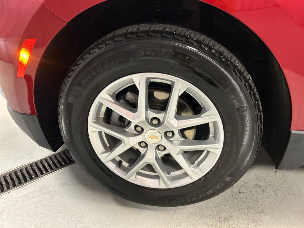 Used 2024 Chevrolet Equinox LT w/ LPO, Floor Liner Package image 9