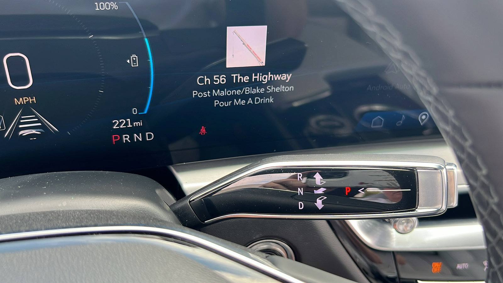 Used 2024 Cadillac Lyriq Sport image 16