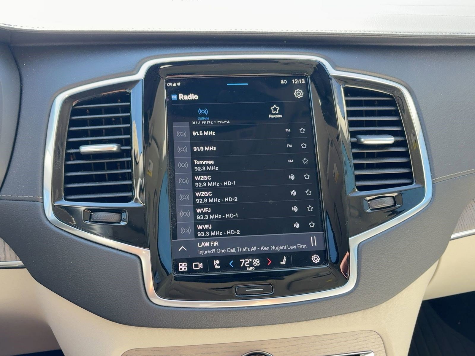 Certified 2024 Volvo XC90 B6 Ultimate w/ Protection Package Premier image 23