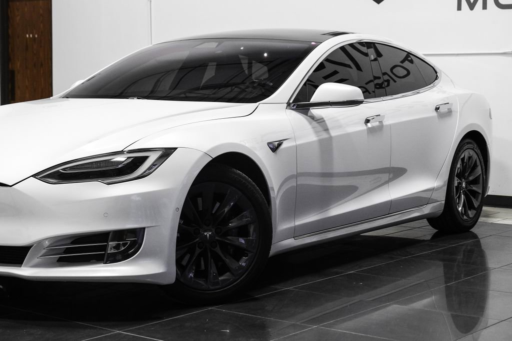 Used 2018 Tesla Model S 75D image 10