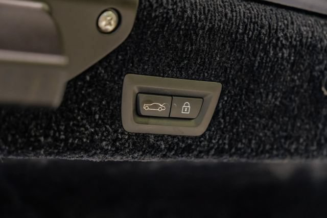 Used 2017 Rolls-Royce Wraith RWD image 83