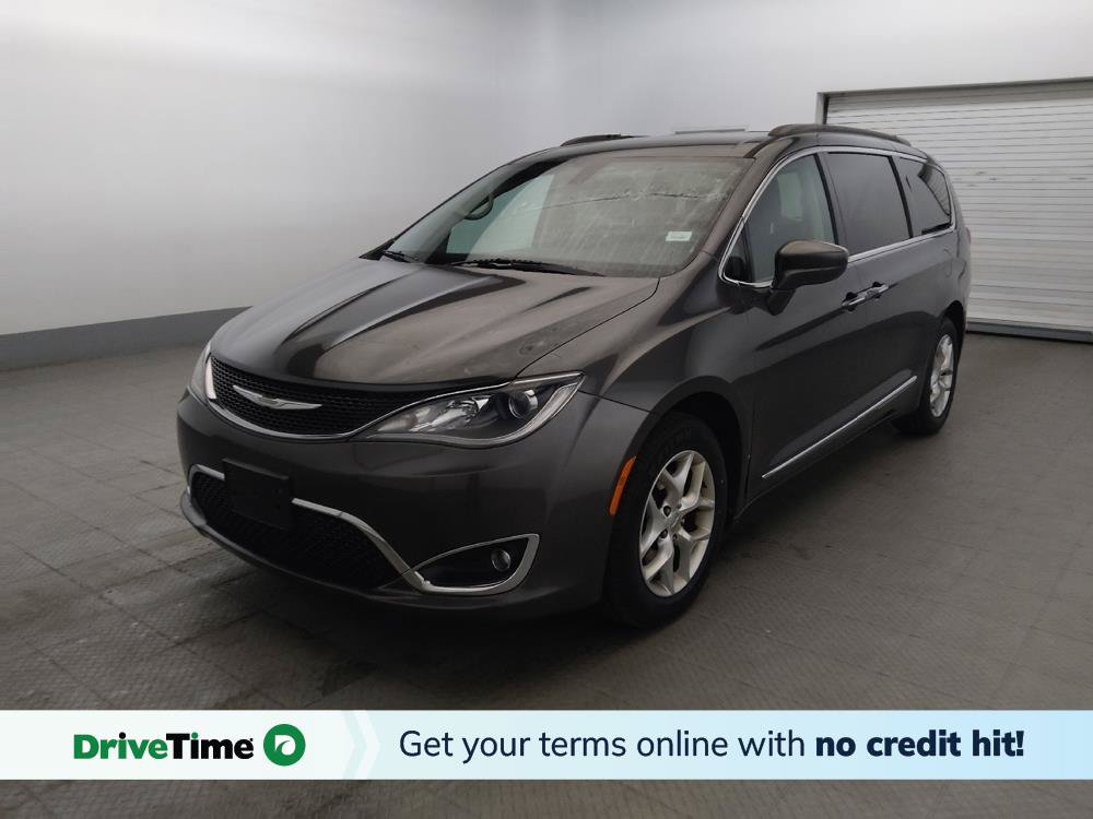 Used 2017 Chrysler Pacifica Touring-L w/ Tire & Wheel Group FWD image 1