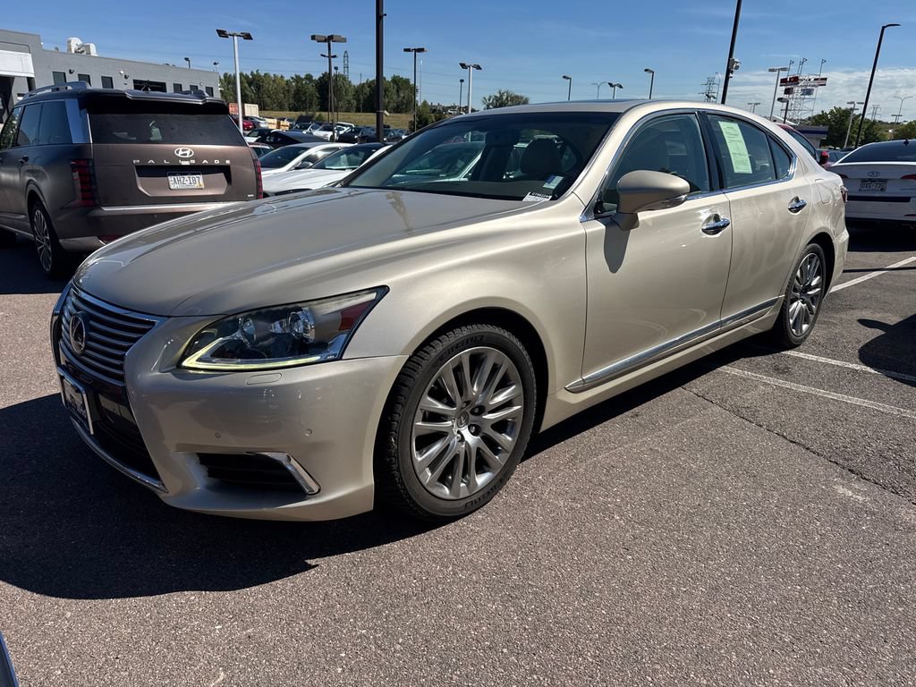 Used 2014 Lexus LS 460 w/ Comfort Package RWD image 3