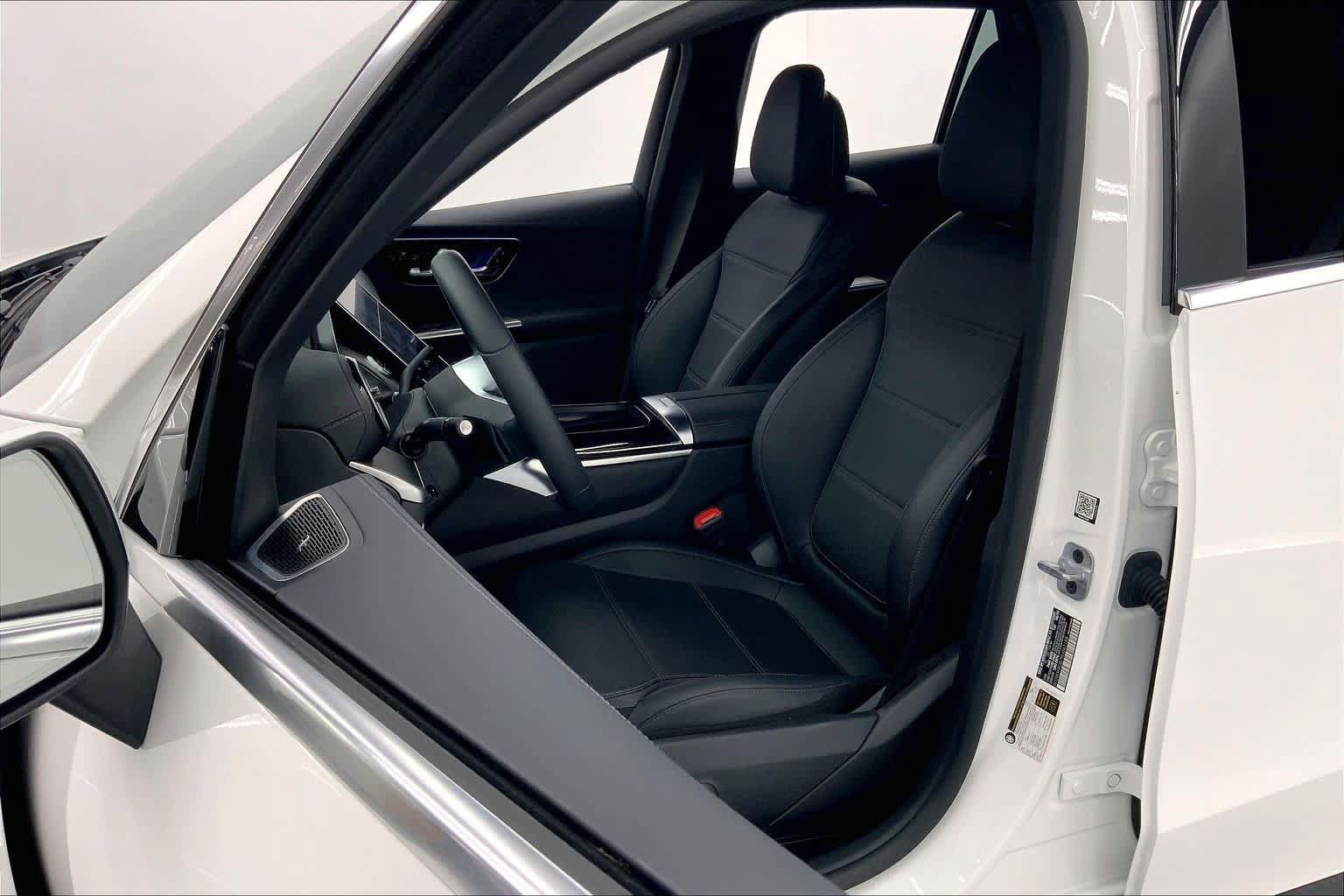 Used 2024 Mercedes-Benz GLC 300 image 21