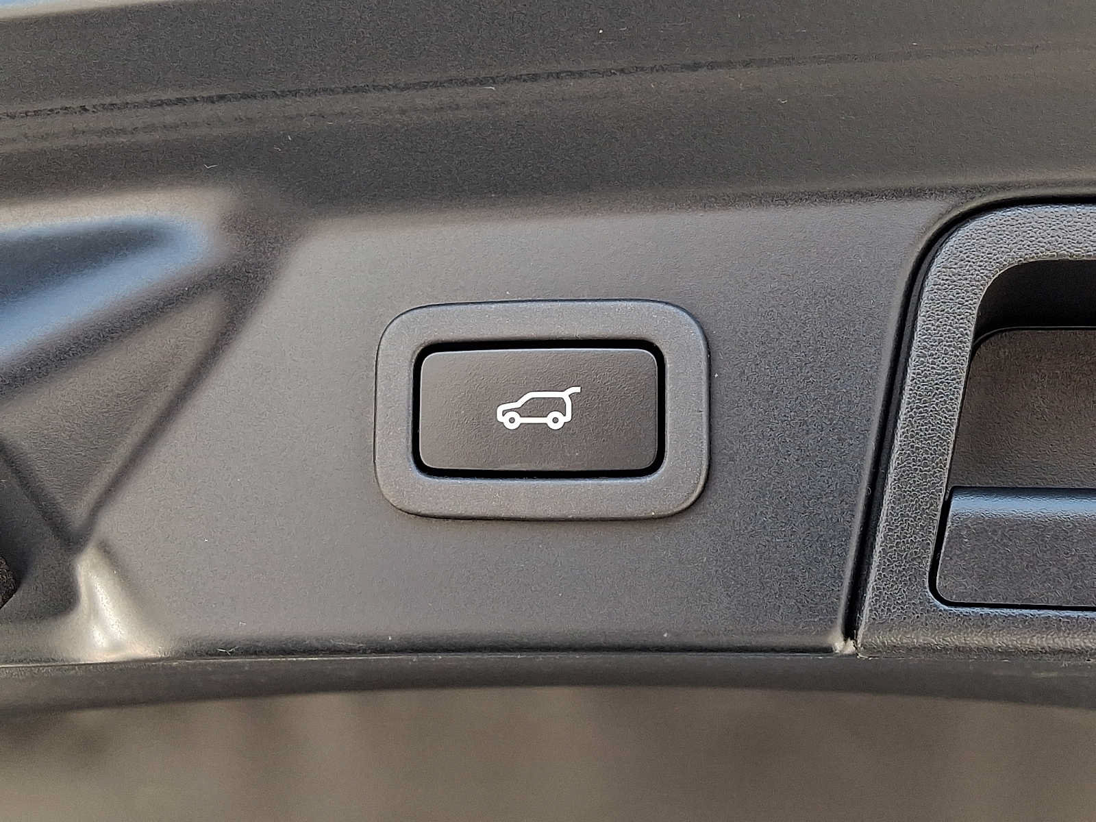 Used 2021 Land Rover Range Rover Velar R-Dynamic S AWD/4WD image 36