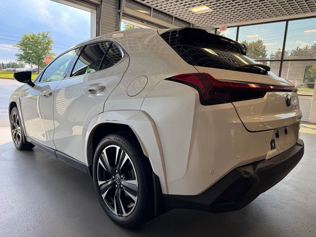 Used 2024 Lexus UX 250h AWD w/ Premium Package image 3