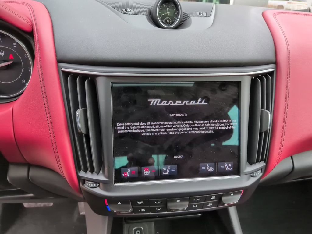 Used 2023 Maserati Levante GT image 27