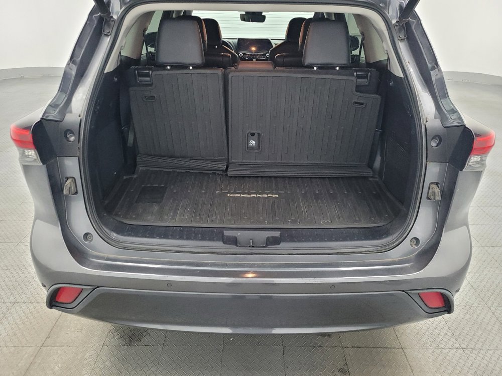Used 2020 Toyota Highlander Limited FWD image 29