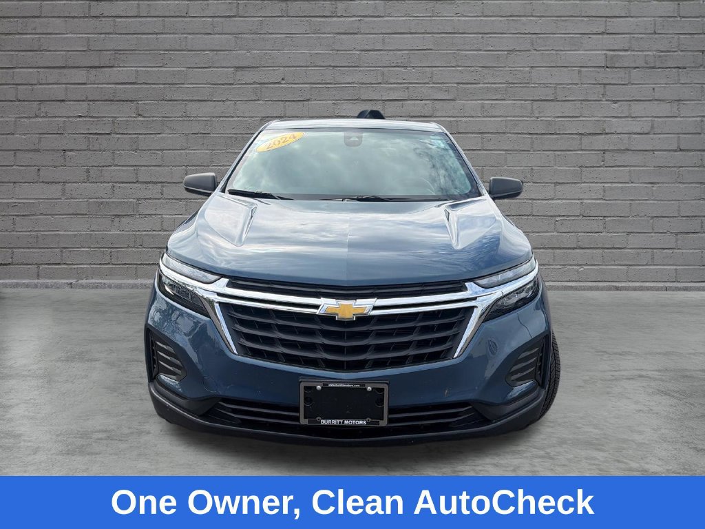 Used 2024 Chevrolet Equinox LS w/ LS Convenience Package AWD/4WD image 2