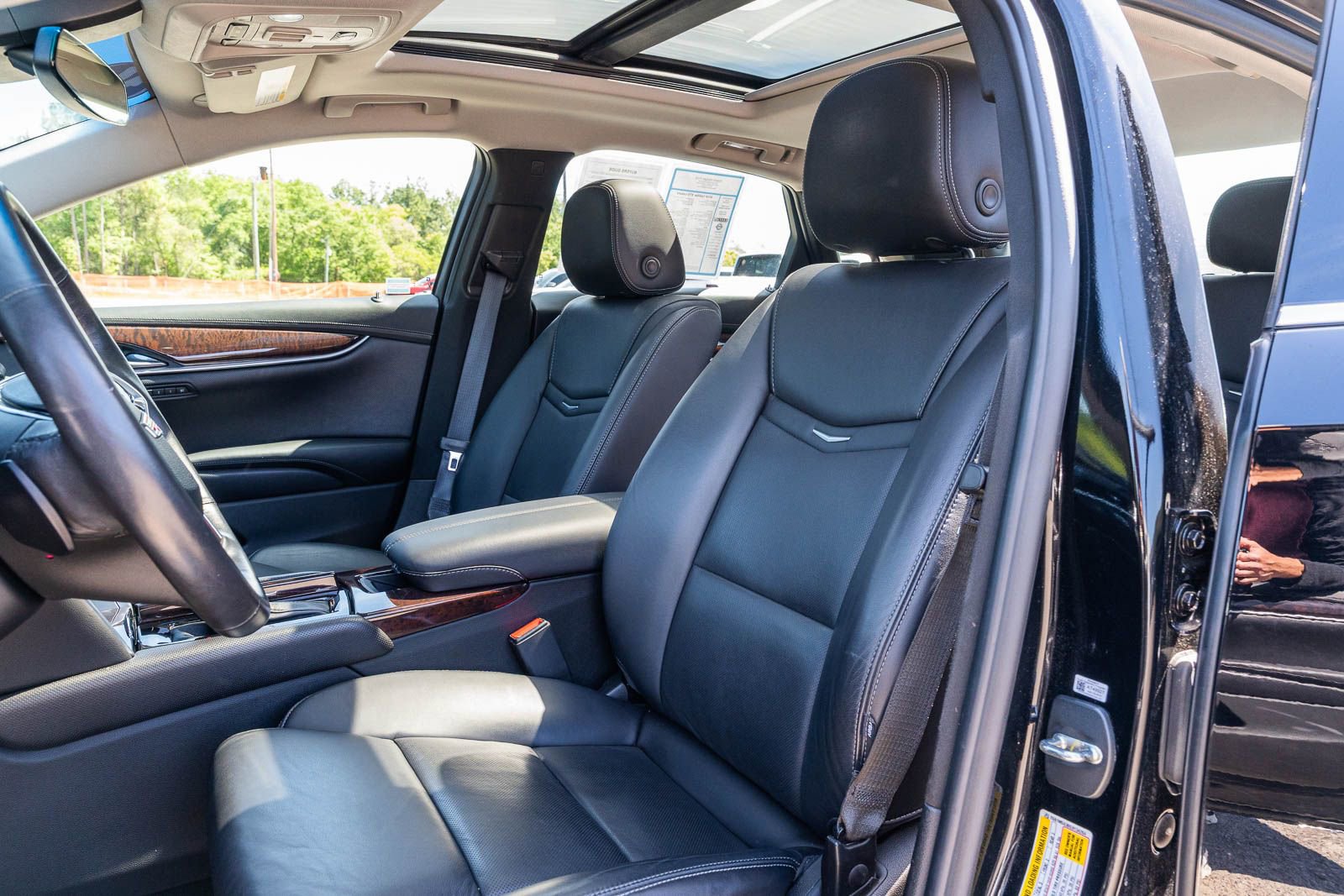 Used 2016 Cadillac XTS Luxury w/ Driver Awareness Package FWD image 27