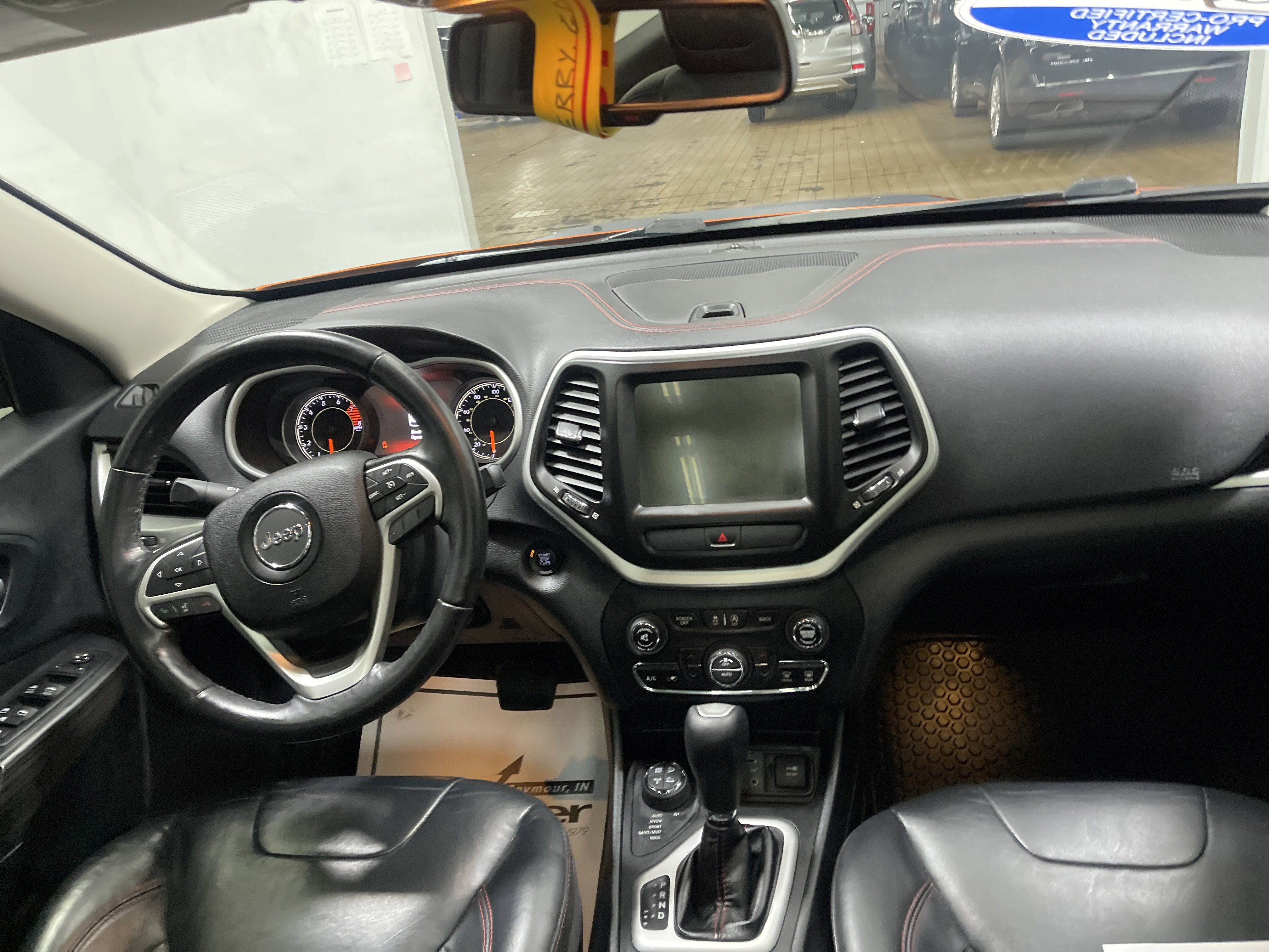 Used 2016 Jeep Cherokee Trailhawk w/ Comfort/Convenience Group AWD/4WD image 23
