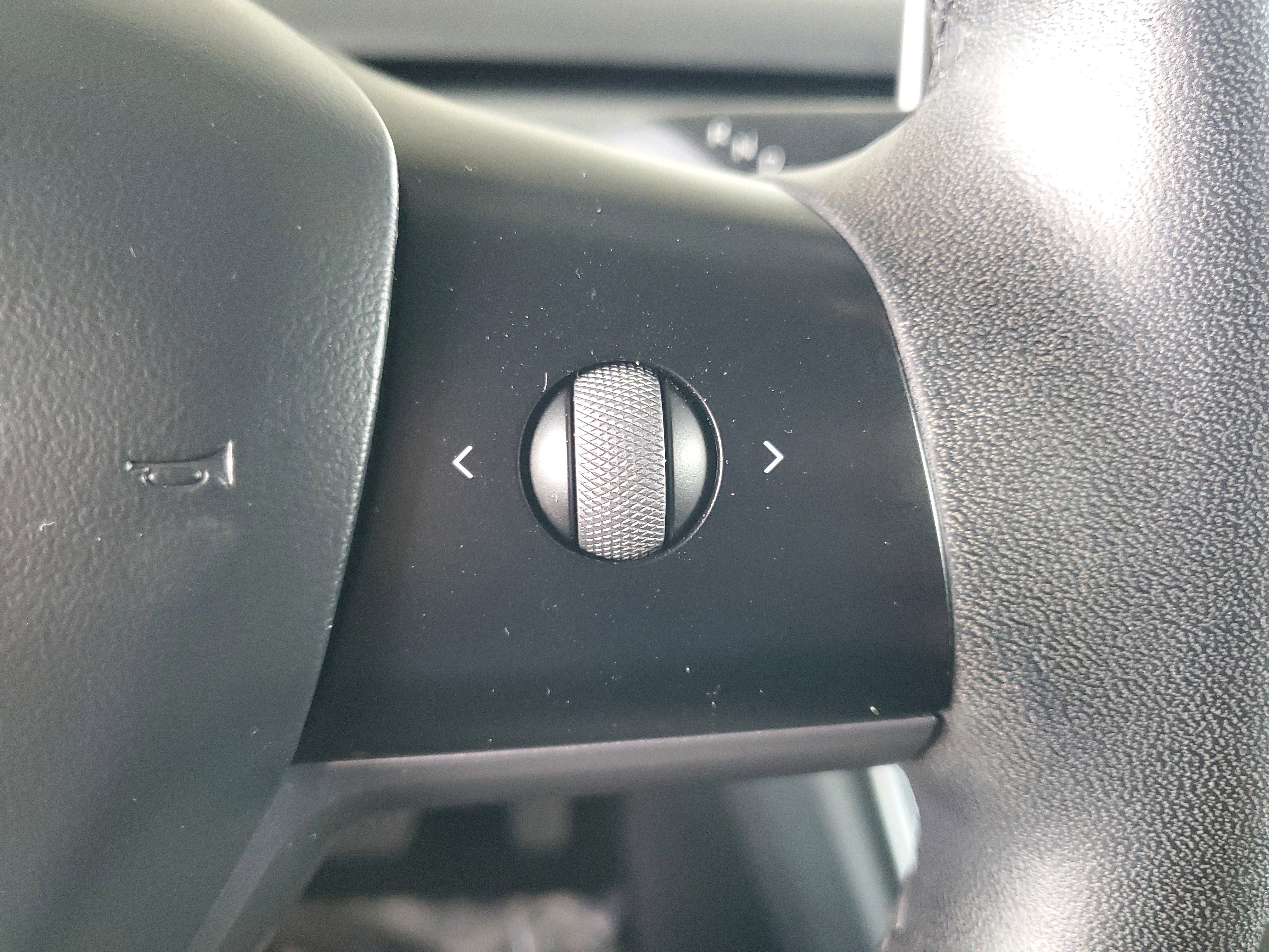 Used 2021 Tesla Model Y Long Range image 23