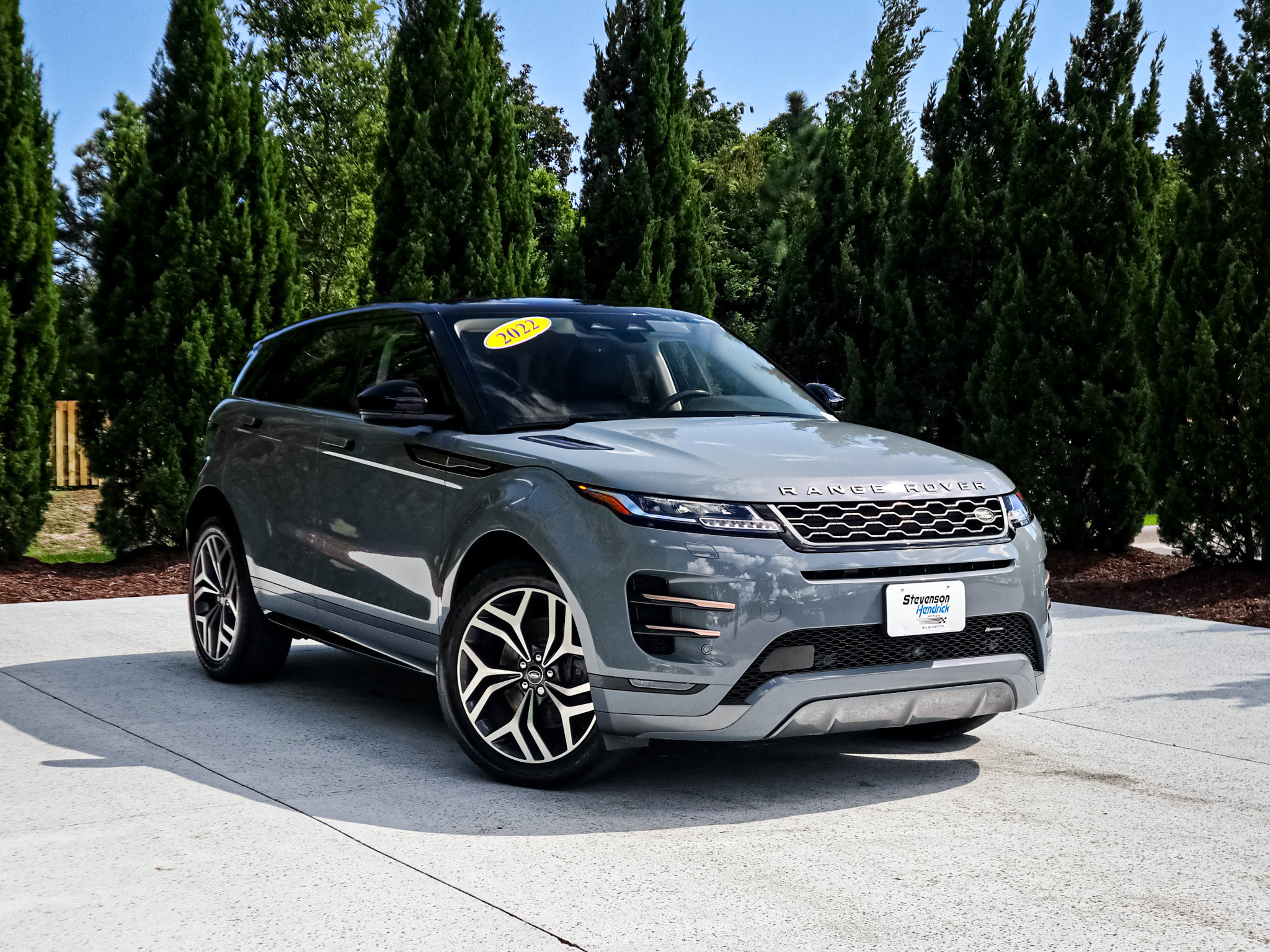 Used 2022 Land Rover Range Rover Evoque R-Dynamic S AWD/4WD image 2
