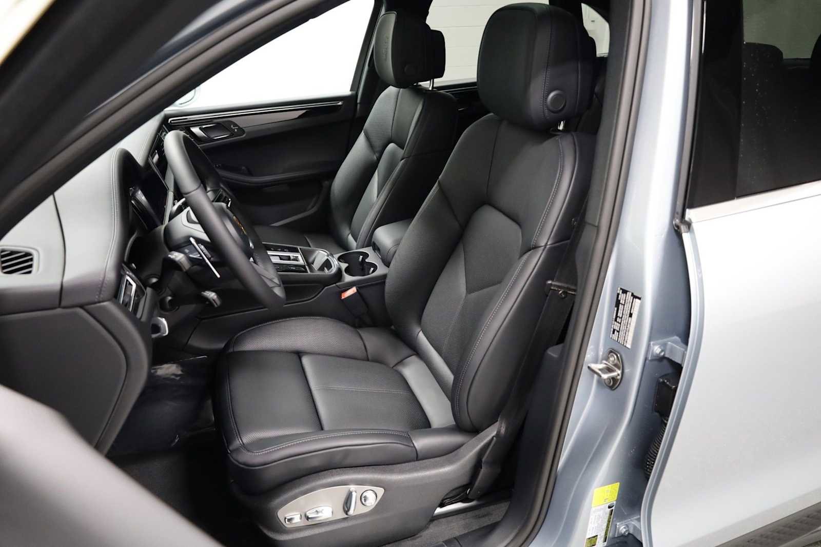 New 2026 Porsche Macan S image 6