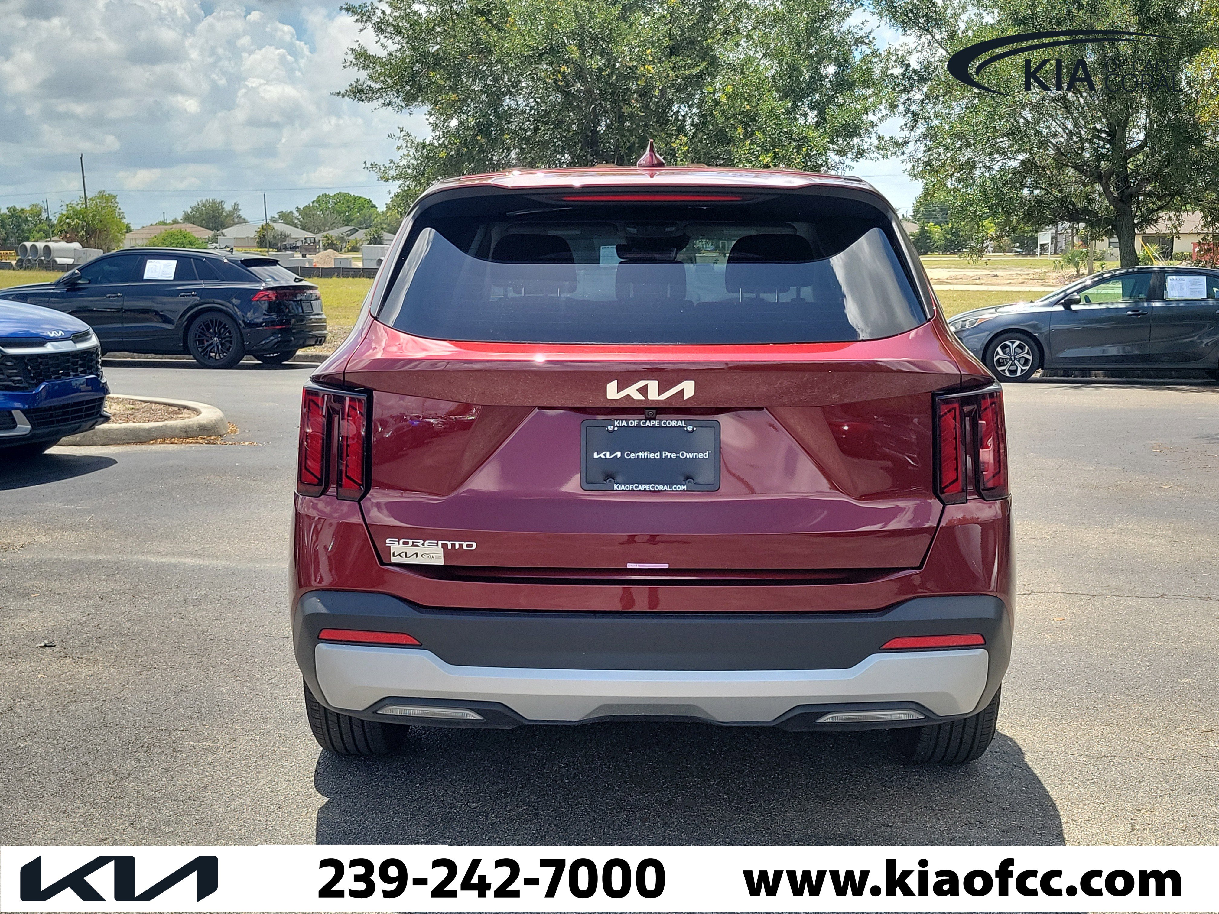 Certified 2025 Kia Sorento LX FWD image 5