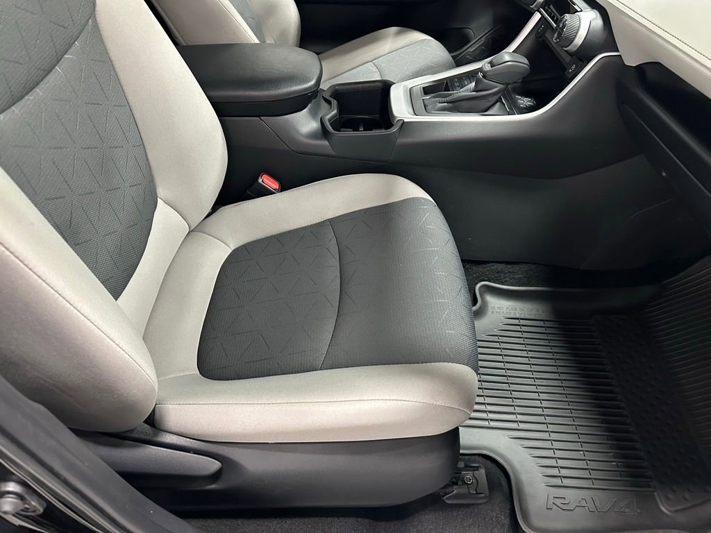 Used 2025 Toyota RAV4 XLE image 58