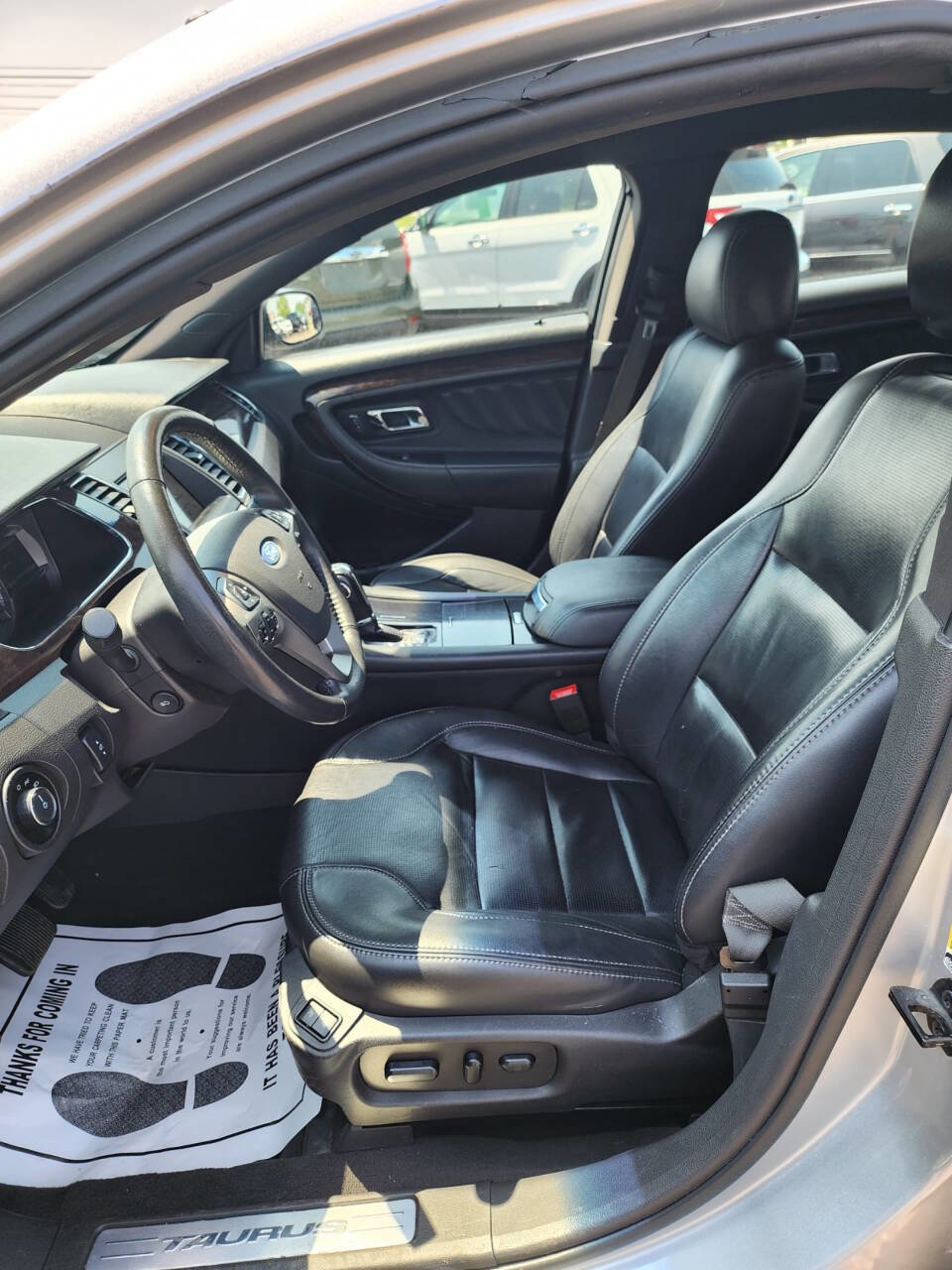 Used 2019 Ford Taurus Limited FWD image 15