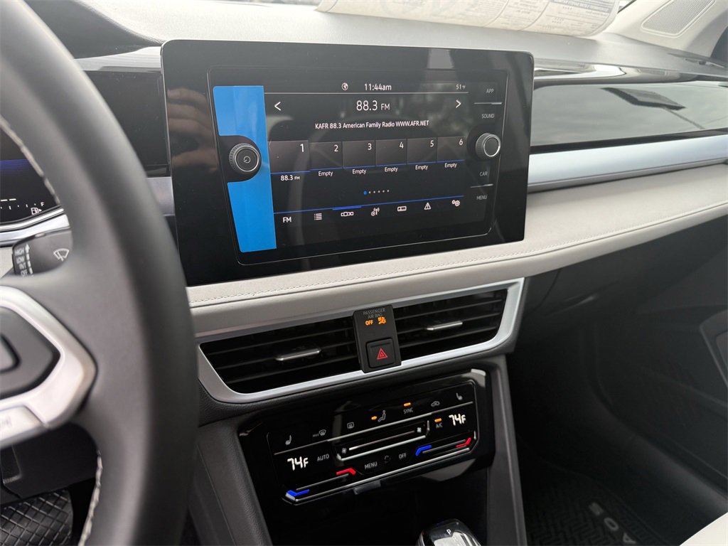 New 2026 Volkswagen Taos SE image 18