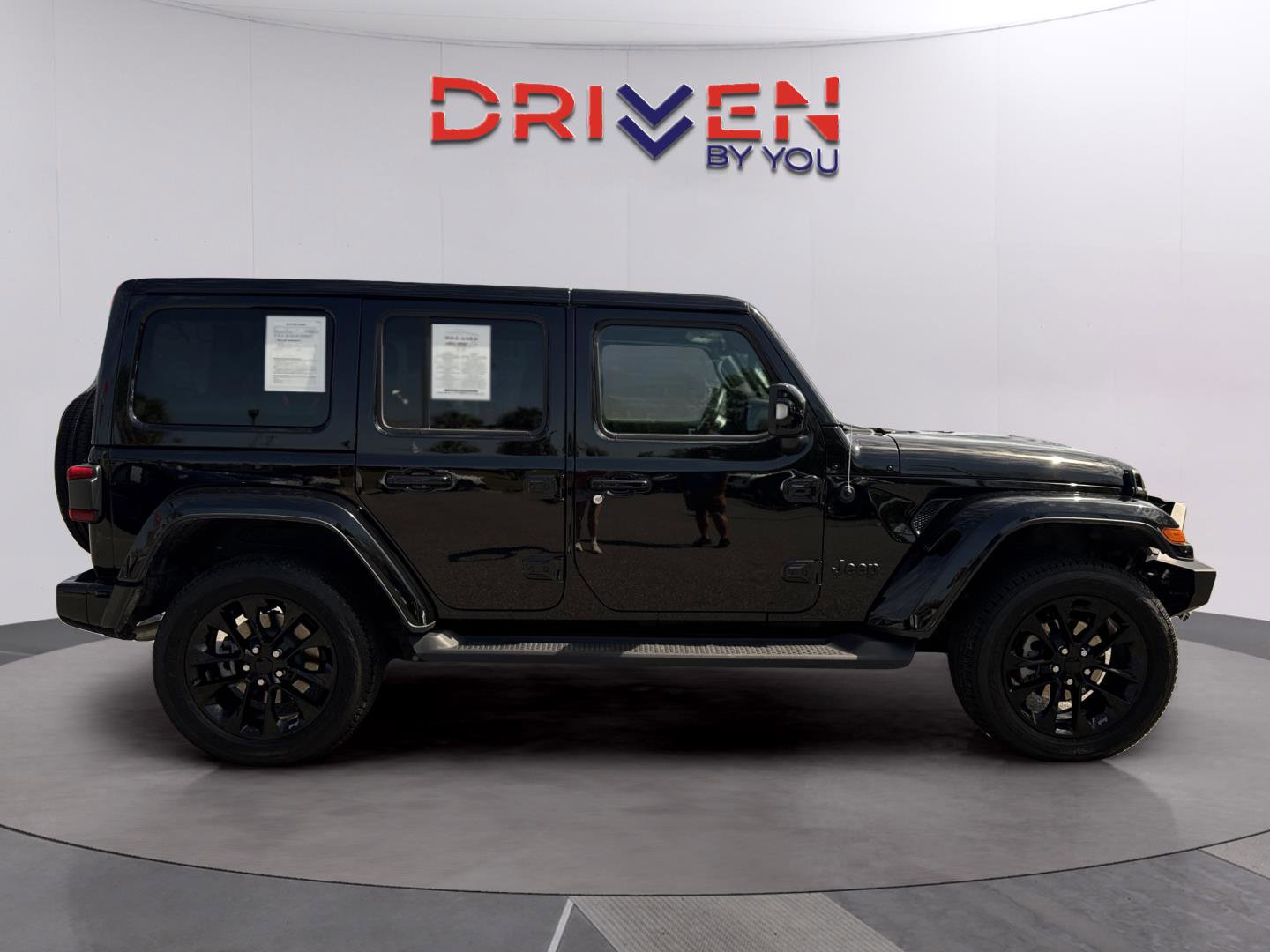 Used 2023 Jeep Wrangler Unlimited Sahara image 6