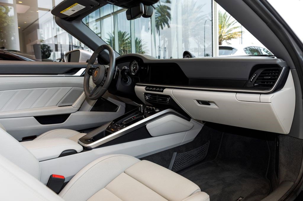 Used 2021 Porsche 911 Turbo image 27